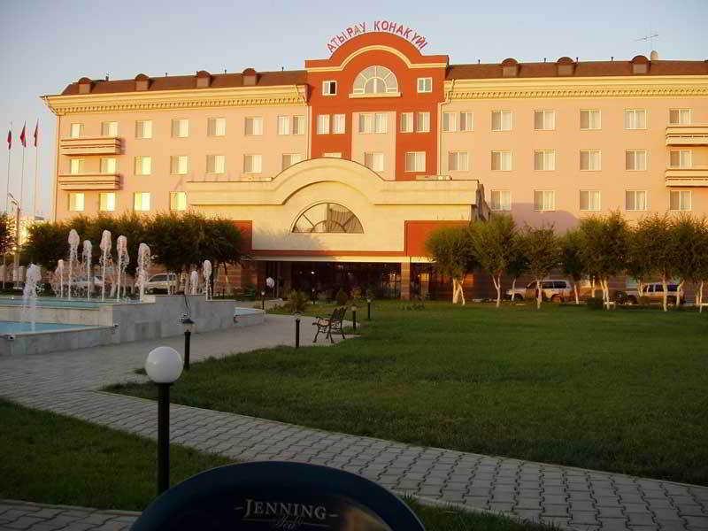 Atyrau Dastan Hotel Extérieur photo