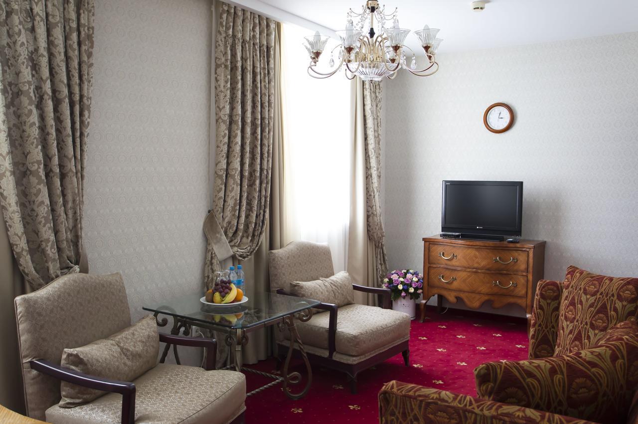 Atyrau Dastan Hotel Extérieur photo